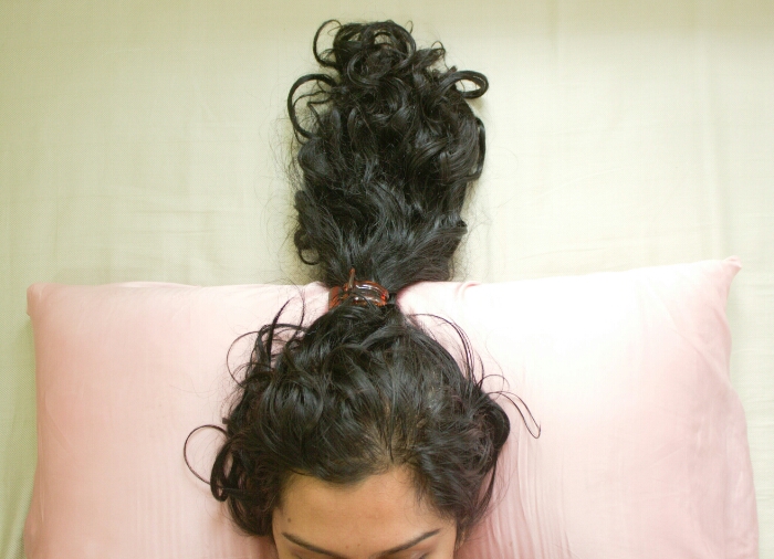 4 ways to sleep with curly hair - CurlsandBeautyDiary